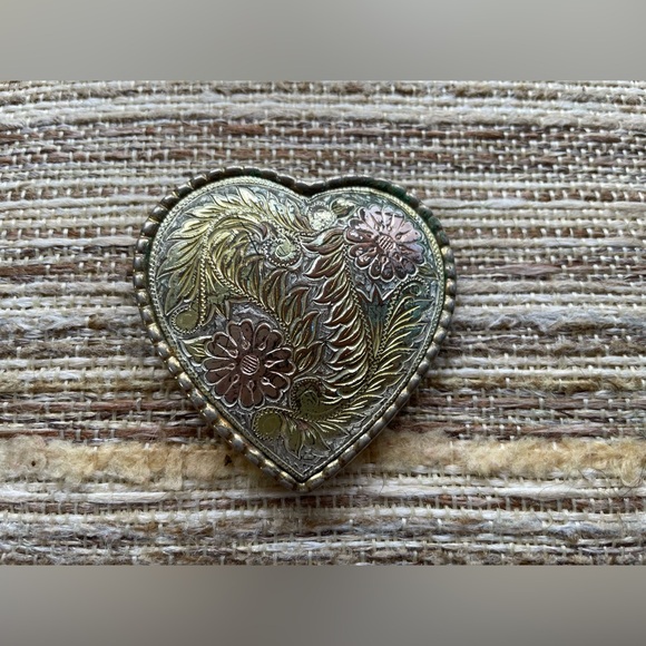 Accessories - Heart belt buckle